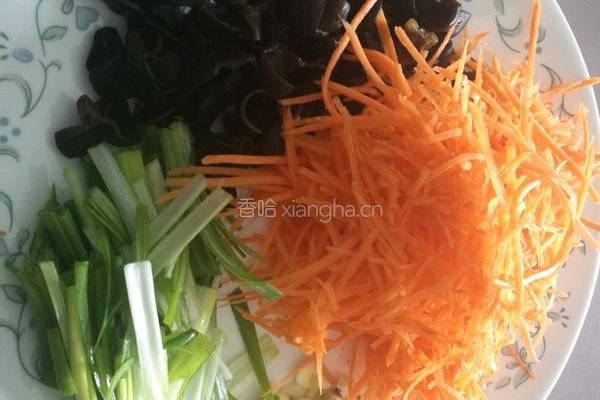 鱼香肉丝（无冬笋版）的做法图解2