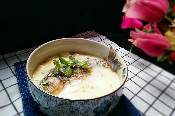 鲫鱼豆腐汤的做法图解12