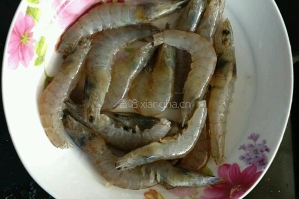 鲜虾白米粥潮汕砂锅粥的做法图解2