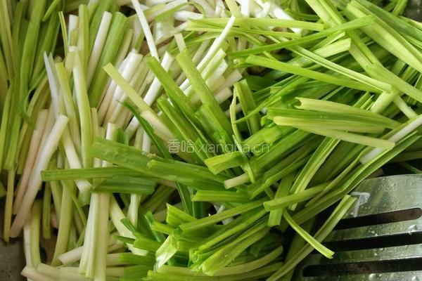 蒜苗炒肉的做法图解7