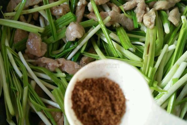 蒜苗炒肉的做法图解9