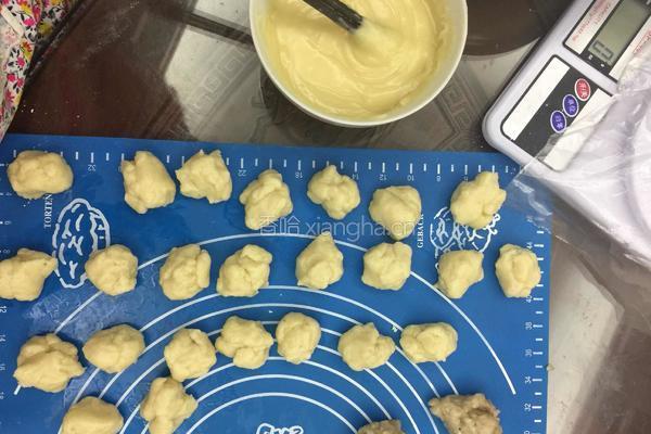 蛋黄酥的做法图解4