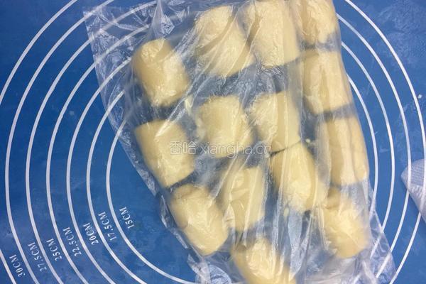 蛋黄酥的做法图解10
