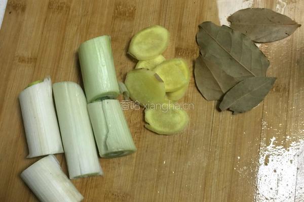 小鸡炖蘑菇的做法图解4