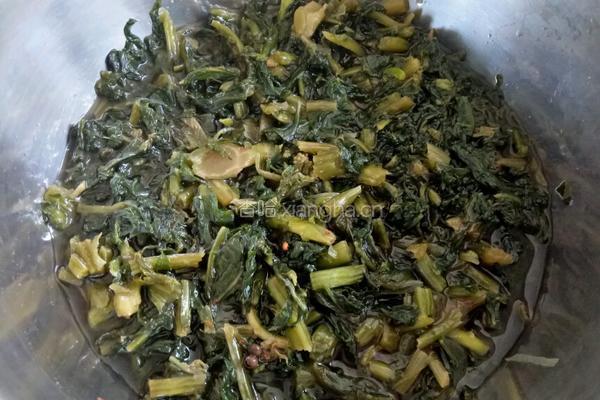 雪里红炖豆腐的做法图解1