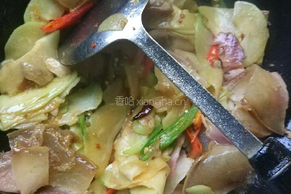 腊肉炒佛手瓜的做法图解4