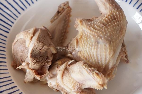花旗参石斛花胶汤的做法图解2