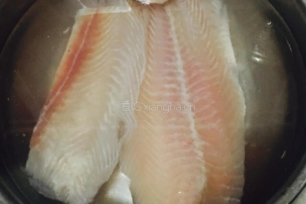 麻辣水煮鱼（龙利鱼）的做法图解1