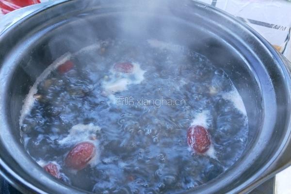 红枣薏米莲子粥的做法图解4