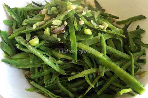 猪耳朵豆角丝炒肉的做法图解5