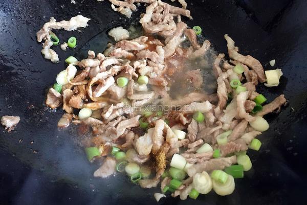 猪耳朵豆角丝炒肉的做法图解8
