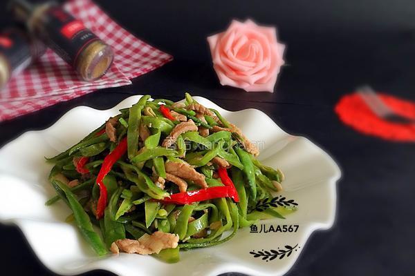猪耳朵豆角丝炒肉的做法图解11
