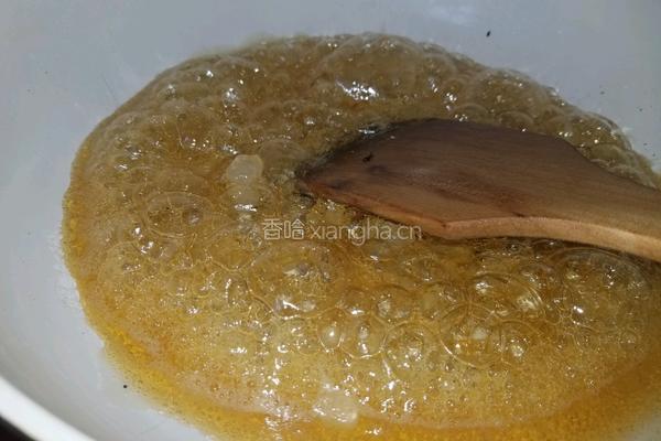 核桃黑芝麻糖的做法图解3