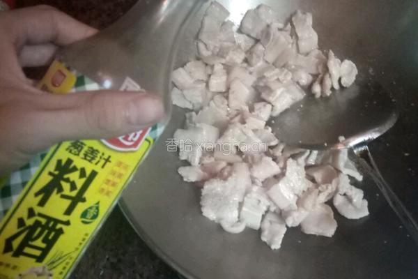 香芹干煸回锅肉的做法图解2