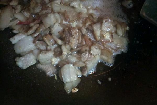 香芹干煸回锅肉的做法图解3