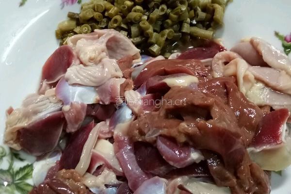 酸豆角炒鸡杂的做法图解4