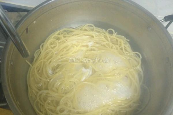 简易鸡肉番茄意大利面的做法图解3