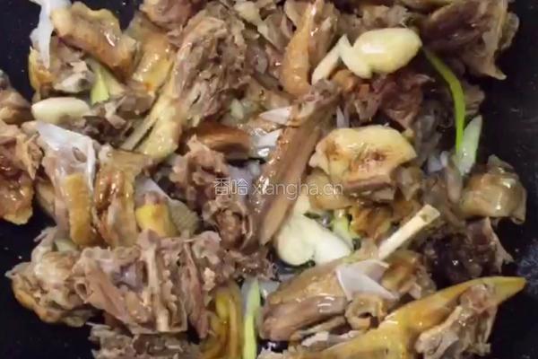 啤酒鸭（姜爆鸭子）的做法图解4