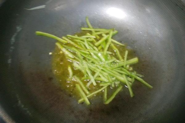 土豆丝炒尖椒的做法图解7