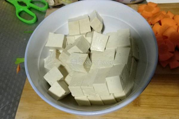 砂锅鱼炖豆腐的做法图解3