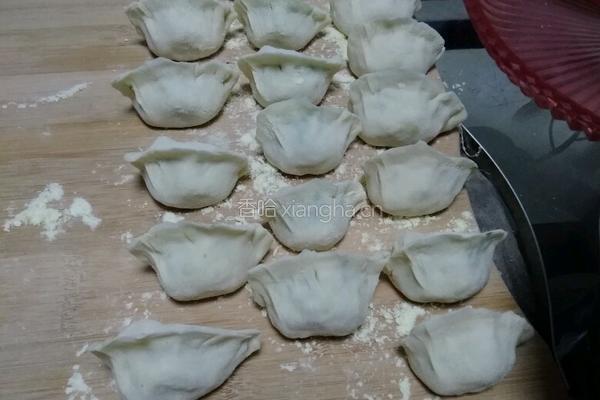 韭菜鸡蛋饺子的做法图解6