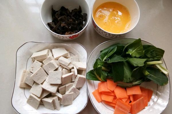 素炒豆腐的做法图解1