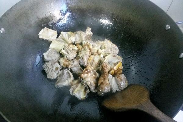 香辣土豆烧排骨的做法图解8