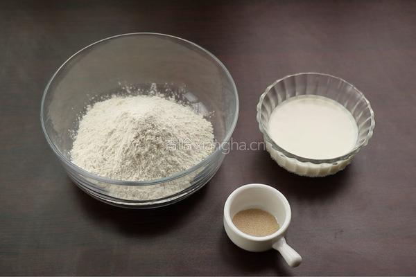 炼乳吐司的做法图解1