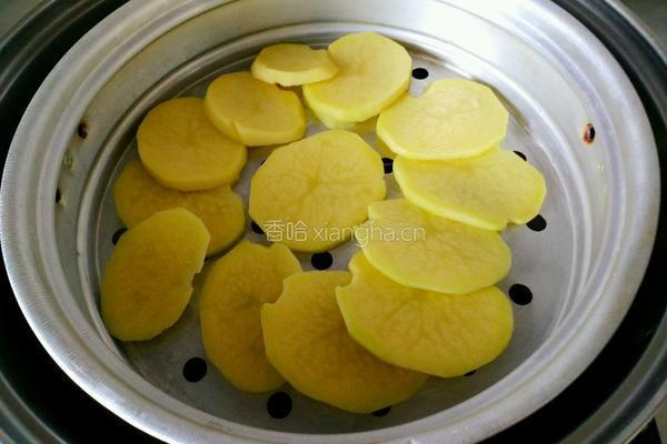 土豆芝麻球的做法图解3