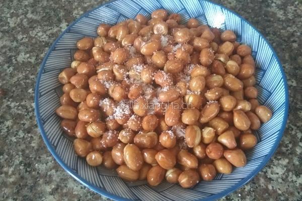 巧炸花生米的做法图解7