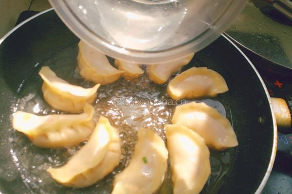 煎蛋抱饺的做法图解4