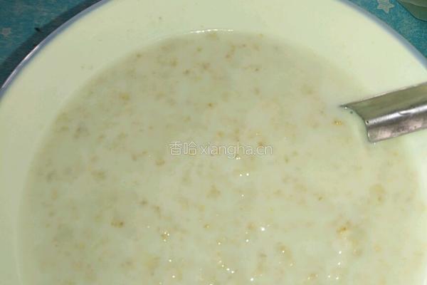 水果牛奶燕麦粥的做法图解3