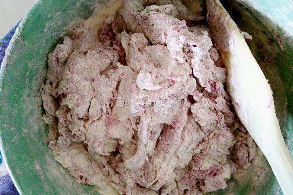 紫薯奶香小花馒头的做法图解5