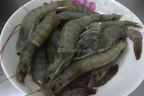 蒜蓉开边虾的做法图解1