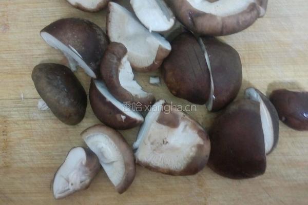 鸡腿肉蘑菇土豆的做法图解3