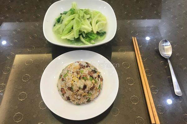 土猪香肠炒剩饭的做法图解5