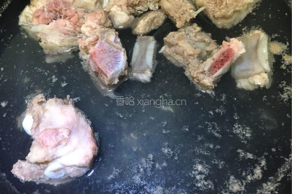 排骨海带汤的做法图解1