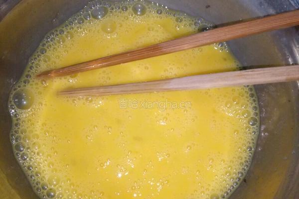 鸡蛋火腿炒豆芽的做法图解2