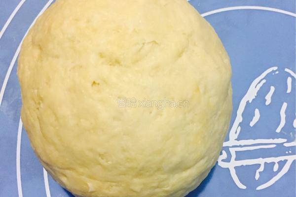 奶香豆沙鸡蛋馒头的做法图解2