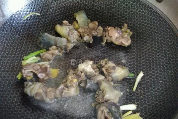 土鸡炖甲鱼的做法图解2