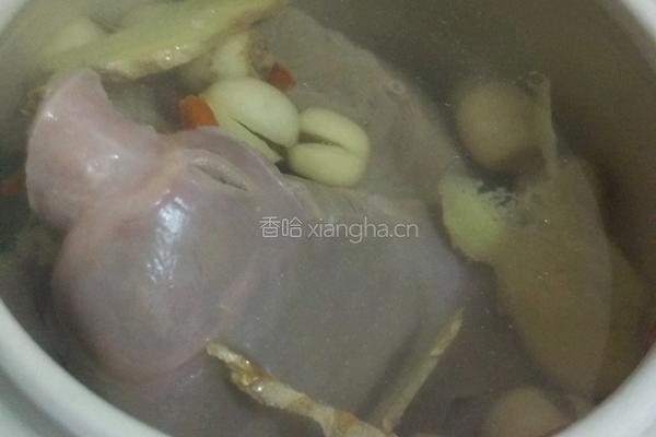 莲子炖猪心的做法图解6