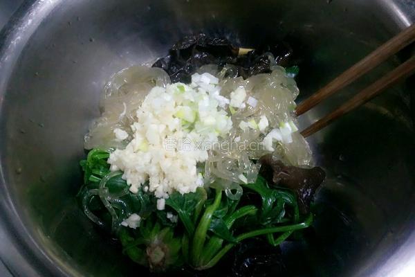 凉拌菠菜粉条黑木耳的做法图解7