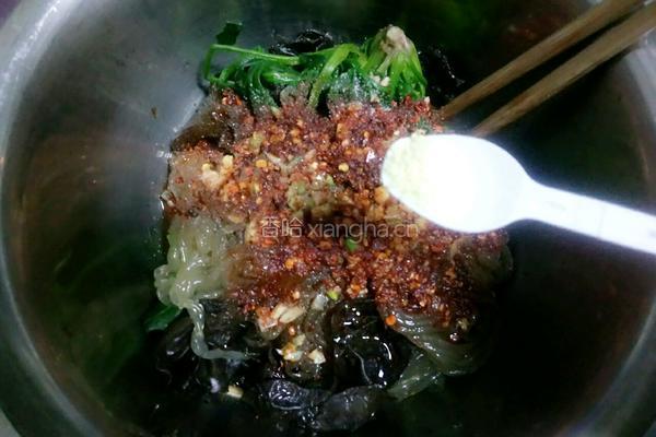 凉拌菠菜粉条黑木耳的做法图解16