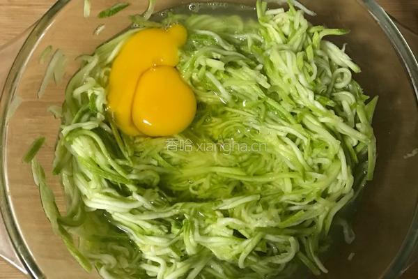 西葫芦饼的做法图解4