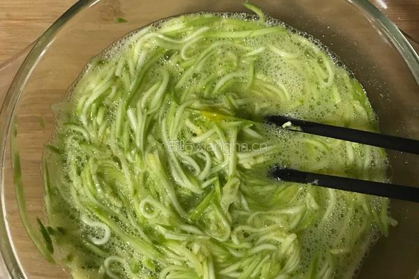 西葫芦饼的做法图解5