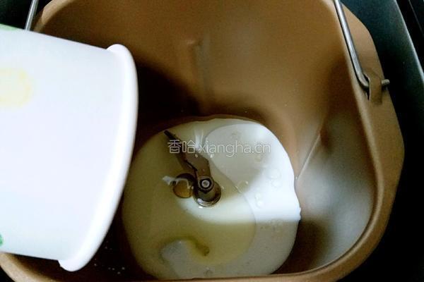自制培根大虾披萨的做法图解4