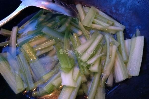 芹菜炒里脊的做法图解6