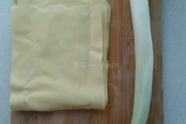 葱丝炝拌干豆腐丝的做法图解1