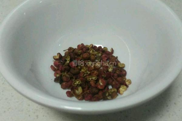 葱丝炝拌干豆腐丝的做法图解2