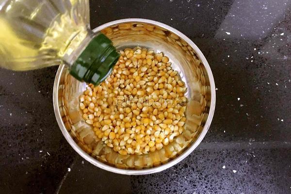 平底锅爆爆米花的做法图解2